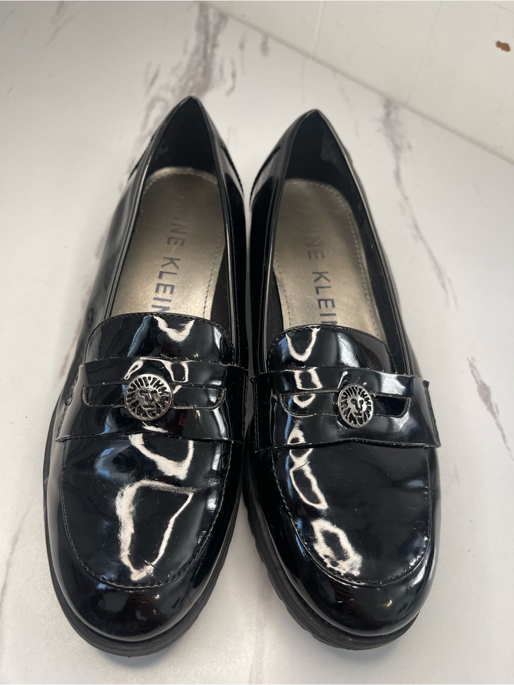 Anne Klein Black Patent Leather Loafers with Sunburst Medallion Sz 7.5M - Picture 4 of 11